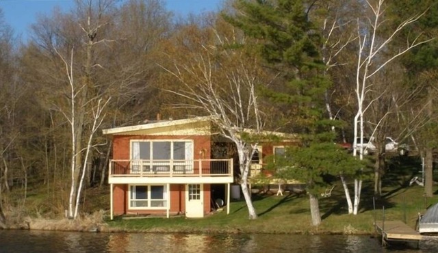 Lakefront Cabin on Beautiful Big Pine Lake