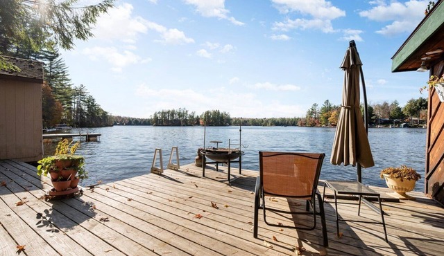 Lakefront Cabin on Otter Lake w/Dock & Canoes