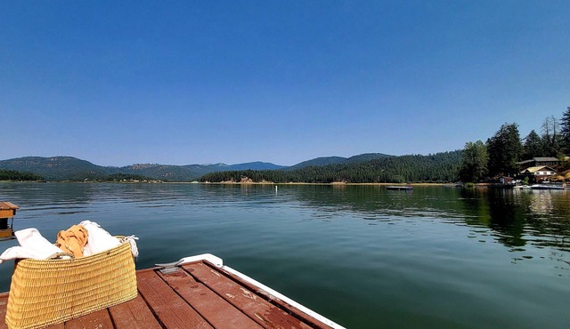 Lakefront Cabin on Newman Lake
