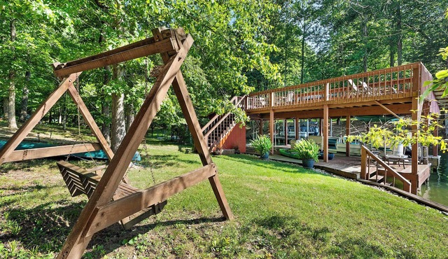 Lakefront Cabin on Watts Bar Lake | Private Dock & Views