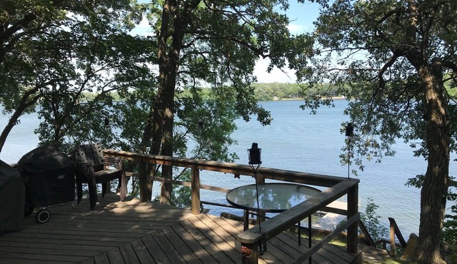 Lakefront Cabin Perfect for Families. Cabin and Bunkhouse on Pickerel Lake, SD