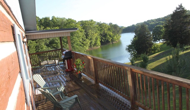 LakeFront Cabin Private Dock ez access nr Smoky Mtn dates avail
