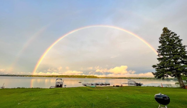 Lakefront Cabin Rental Resort-Fish, Sightseeing, & Ride Trails