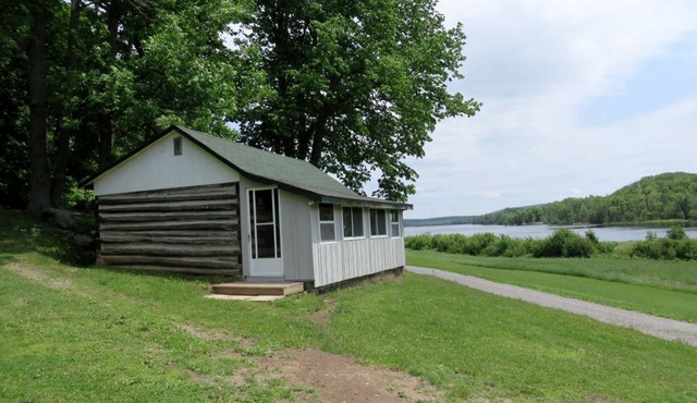 Lakefront Cabin Rental Surrounded by Nature near Renfrew, Ontario