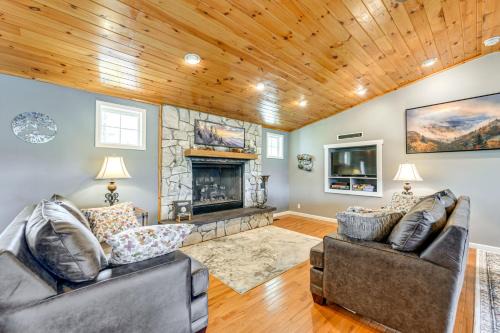 Lakefront Cabin Retreat with Dock in Robbinsville!