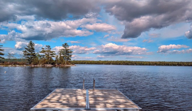 Lakefront Cabin Retreat w/Fire Pit & Yurt Experience