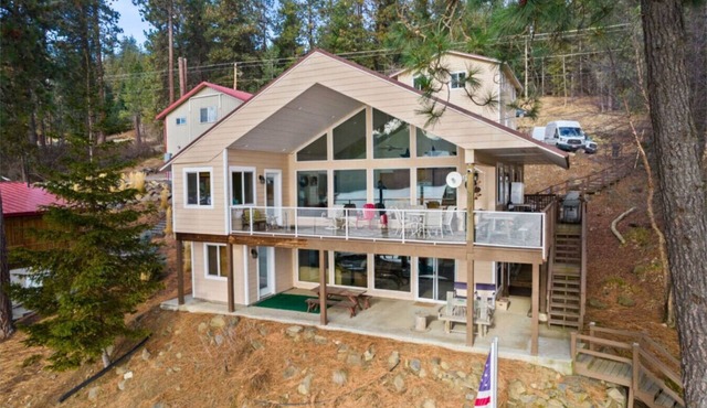 Lakefront Cabin Retreat with Stunning CDA Views