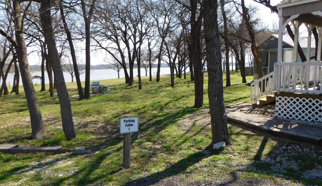 Lakefront Cabin! Ski, boat, fish, swim! 14+ acres! Perfect for a quick get-away!