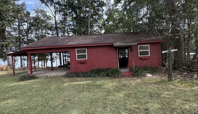 Lakefront cabin