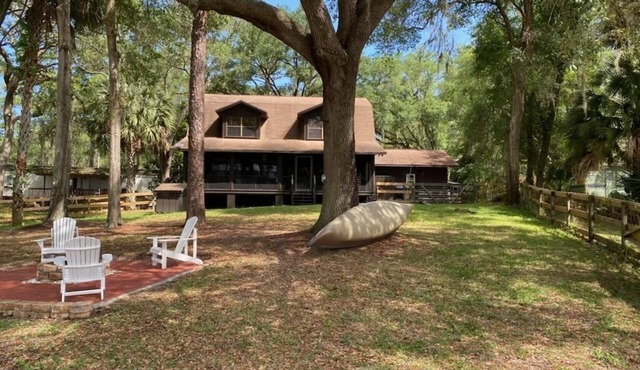Lakefront Cabin in Ocala Forest – Near Springs, Shops, Pet Friendly Getaway