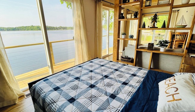 Lakefront Cabin w/Dock & Kayaks, True MN GetawaynStunning Lake View - Cabin 11