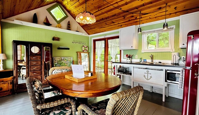 Lakefront Cabin w/Dock & Kayaks, Perfect Summer StaynNorthwood Creek - Cabin 7