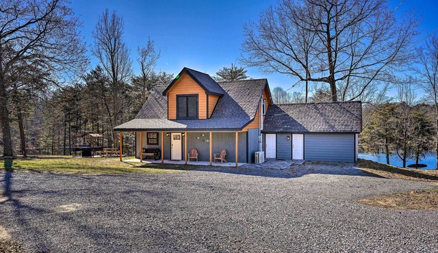 Lakefront Cabin w/Deck, Fire Pit in Trenton!