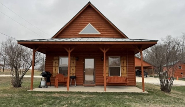 Lakefront Cabin w/Grill & Lake Resort Amenities