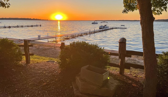 Lakefront Cabin w/Shared Beach in Cecil!