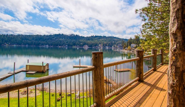 Lakefront cabin with impressive lake & mtn views, large deck, grill, W/D, AC