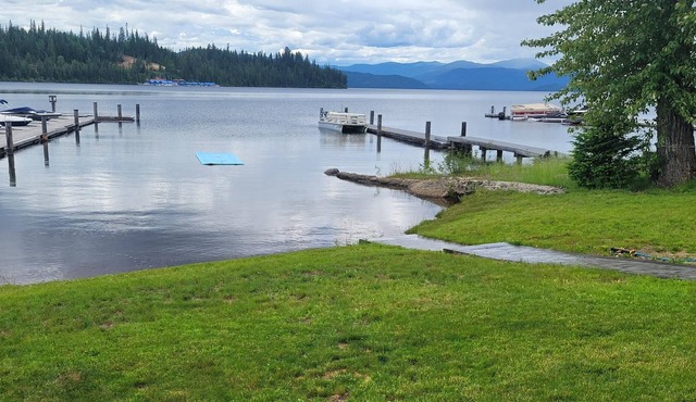 Lakefront Cabin with Boat Slip on beautiful Priest Lake!