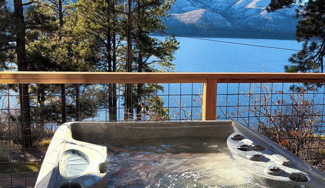Lakefront Cabin with Hot Tub and Dog Friendly