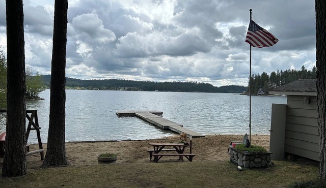 Lakefront Cabin with Sandy Beach and private dock