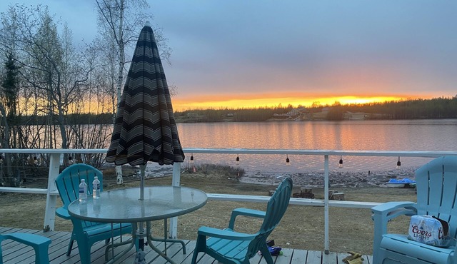 Lakefront cabin with your own private beach