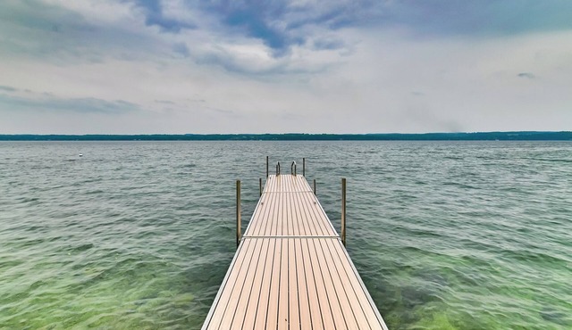 Lakefront Canandaigua Home w/Dock & Kayak!
