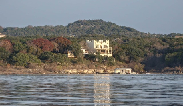 Lakefront Castle Lake Travis Sleeps 15, Private Cove , Dock , Fire Pits, Boats
