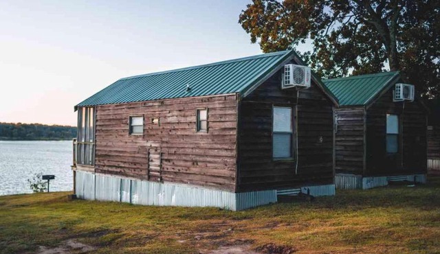Lakefront Cedar Cabin - 8