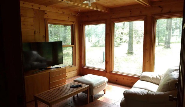 Lakefront Chalet in Montreal