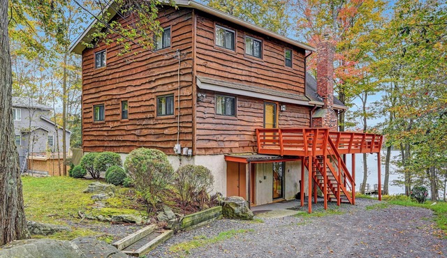 Lakefront Chalet on Big Bass Lake - 5 BR Spacious Home on 3 Levels