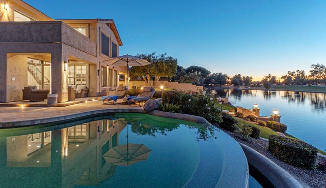 LAKEFRONT Chandler Home on Ocotillo GOLF Course: Htd Pool, Spa, Fire Pit, BBQ, Pool Table & Games