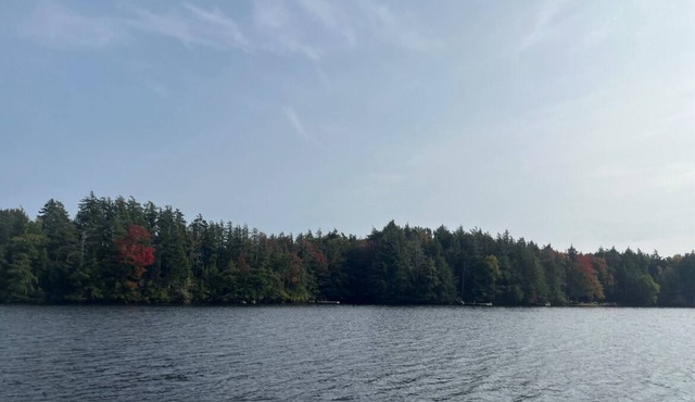 Lakefront Charming 3-bedroom cottage on beautiful Cranberry Lake