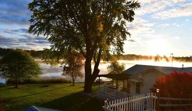 Lakefront Chook Nook Cottage Dickerson Lake