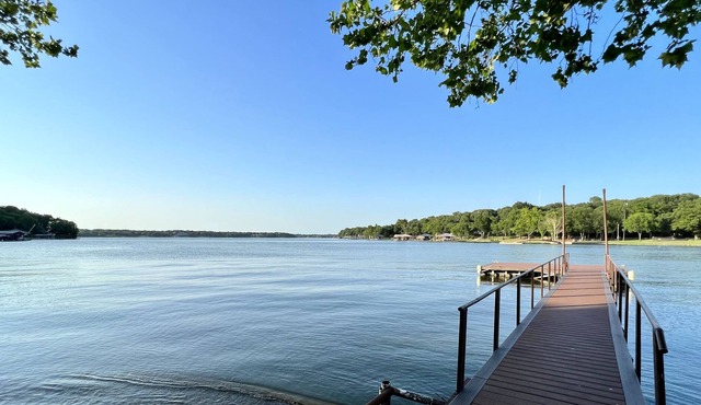 Lakefront Club House on Moss Lake