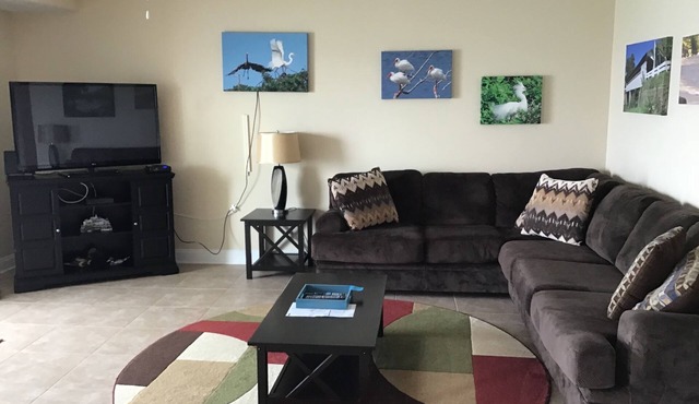 LAKEFRONT CONDO #308 2BR/2 BA-beach/pool. Rent 2/3rd free until April 30th-ask