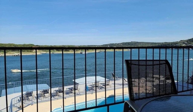 Lakefront Condo | Boat Slip+Pool+Hot tub