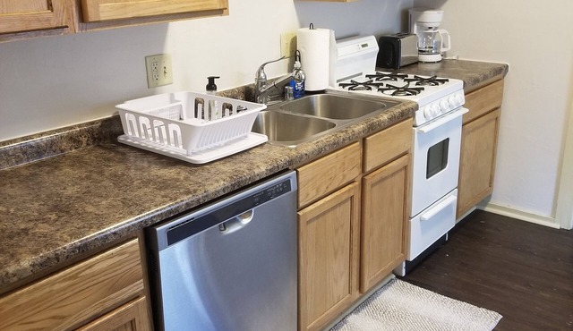 Lakefront Condo EXCELLENT LOCATION! With parking/kayak and boat rentals!