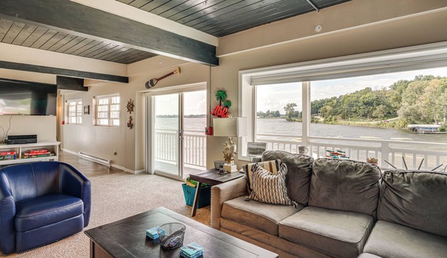 Lakefront Condo w/Beach Access in Campbellsport!