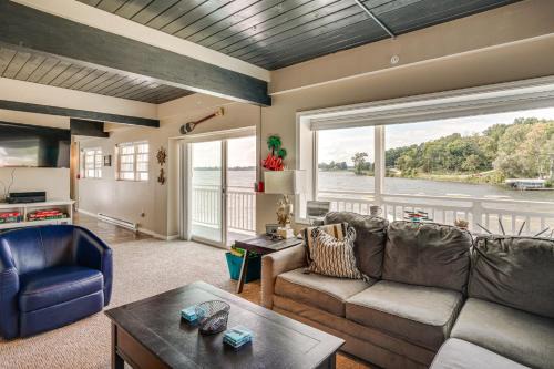 Lakefront Condo w/Beach Access in Campbellsport!