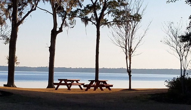 Lakefront Condo w/Boat Slip at North Shore. 3BR/3BA -- Fishing, Golfing, Boating