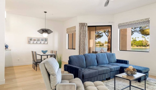 Lakefront Condo w/Heated Pool + spa in Scottsdale