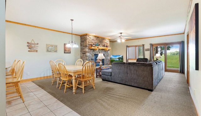 Lakefront Condo| WFC| Indoor Pool| Sandy Beach