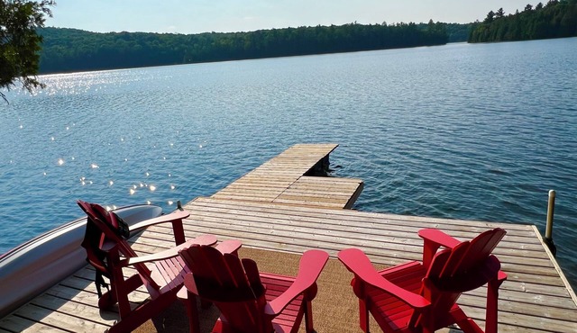 Lakefront Cottage in North Frontenac – 3 Bedroom Retreat with Stunning Sunsets!