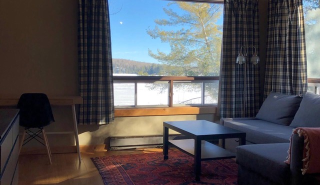Lakefront cottage on Baptiste Lake