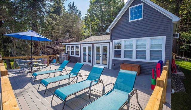 Lakefront Cottage · 5 min to Colgate, Lake Moraine Home #1 Near Colgate University