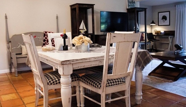 Lakefront Cottage and Cabin on an Equestrian Farm