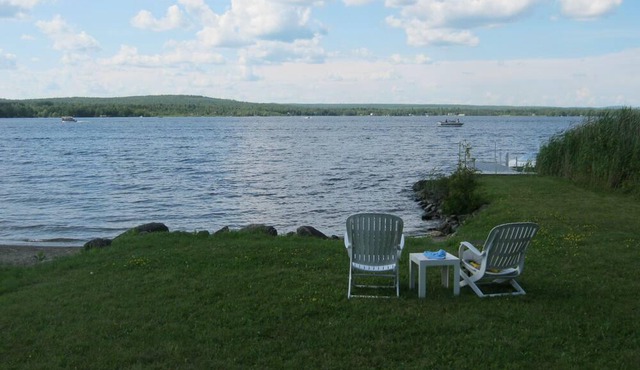 Lakefront cottage Aylmer