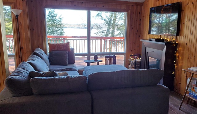 Lakefront Cottage on Scenic Haliburton Lake - A Perfect Getaway!