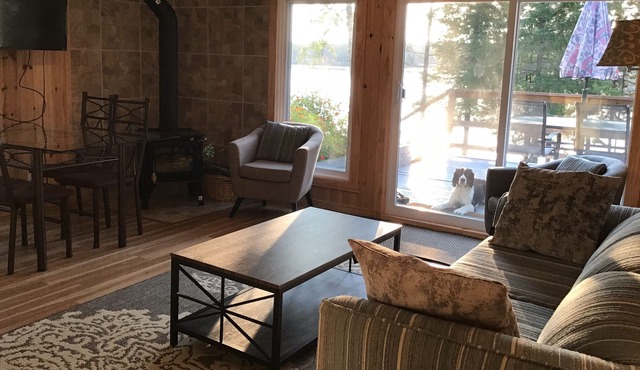 Lakefront cottage