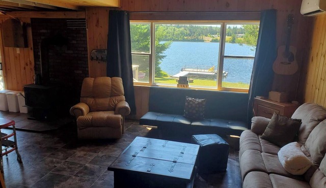 Lakefront Cottage - Sutherland Lake, NS