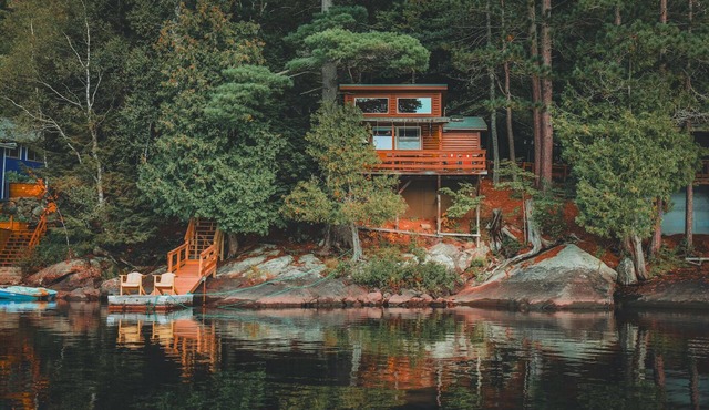 Lakefront Cottage. Canoe+Kayak+Paddle Board
